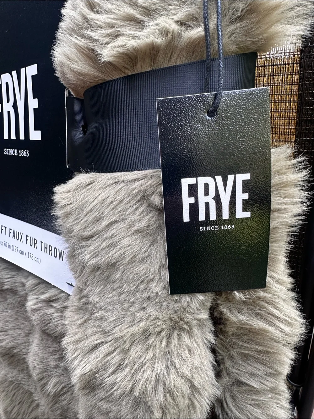 NWT FRYE Cozy Soft Faux Fur Throw 50x70 Olive Green Blanket NWT Discontinued